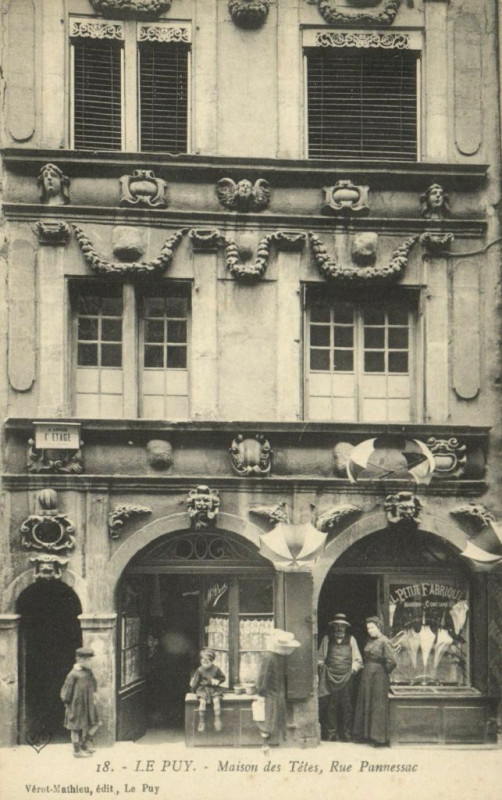 Carte postale ancienne Le Puy Maison des Teles Rue Panesse
