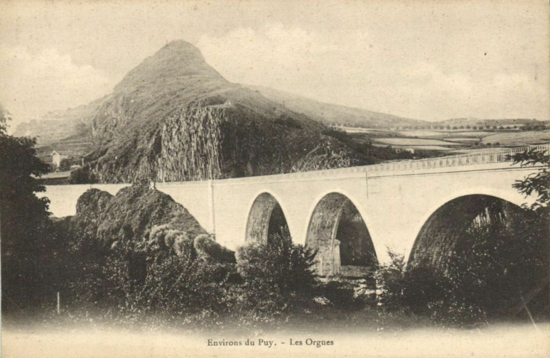 Carte postale ancienne Env. du Puy - Les Orgues