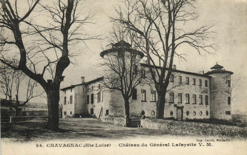 Carte postale ancienne Chavagnac (Hte.Loire) Chateau fu General Lafayette