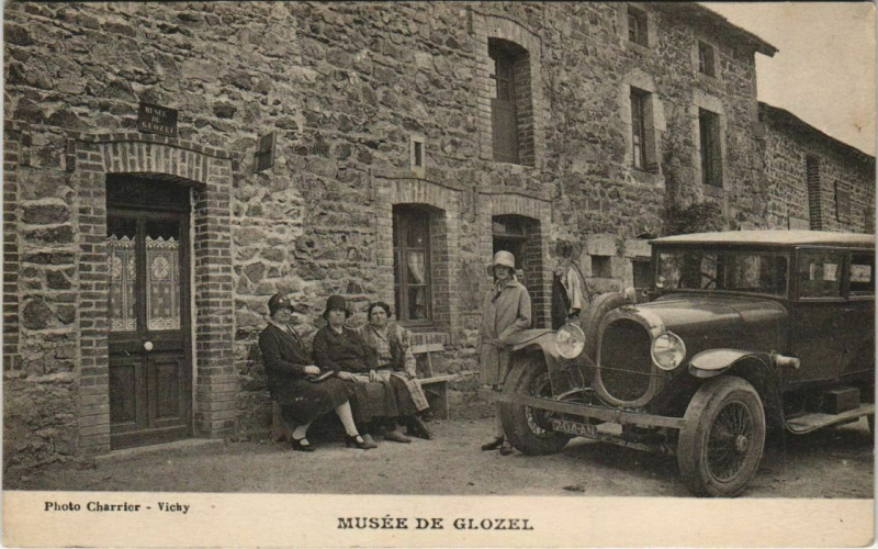Carte postale ancienne Glozel - Musée