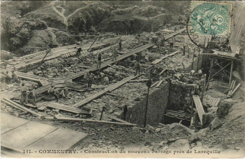 Carte postale ancienne Commentry - construction du nouveau barrage à Commentry