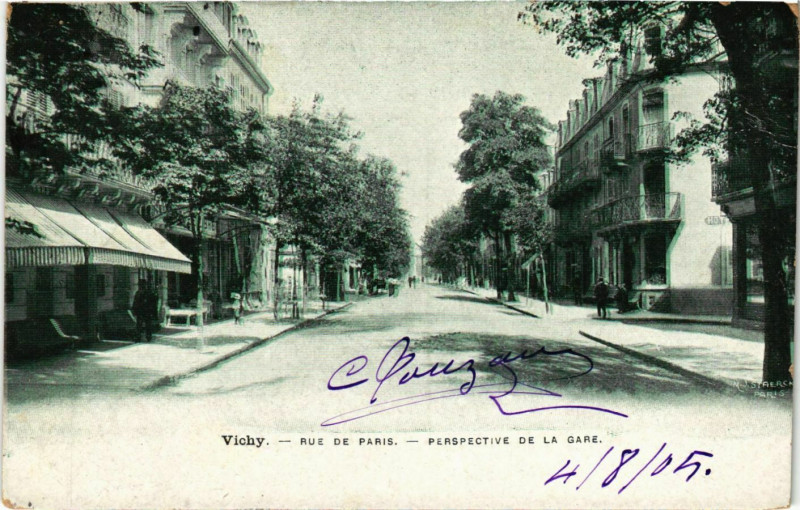 Carte postale ancienne Vichy Rue de Paris à Vichy