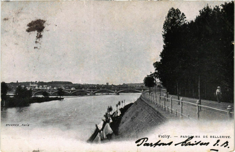 Carte postale ancienne Vichy Panorama de Bellerive à Vichy