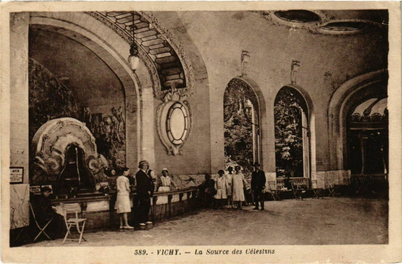Carte postale ancienne Vichy La Source des Celestins à Vichy