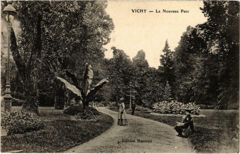 Carte postale ancienne Vichy Le Nouveau Parc à Vichy