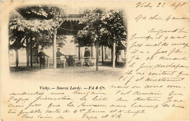 Carte postale ancienne Vichy Source Lardy à Vichy