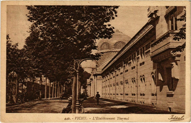 Carte postale ancienne Vichy L'Etablissement Thermal à Vichy