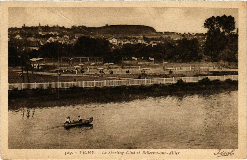 Carte postale ancienne Vichy Le Sporting Club et Belleriver à Vichy