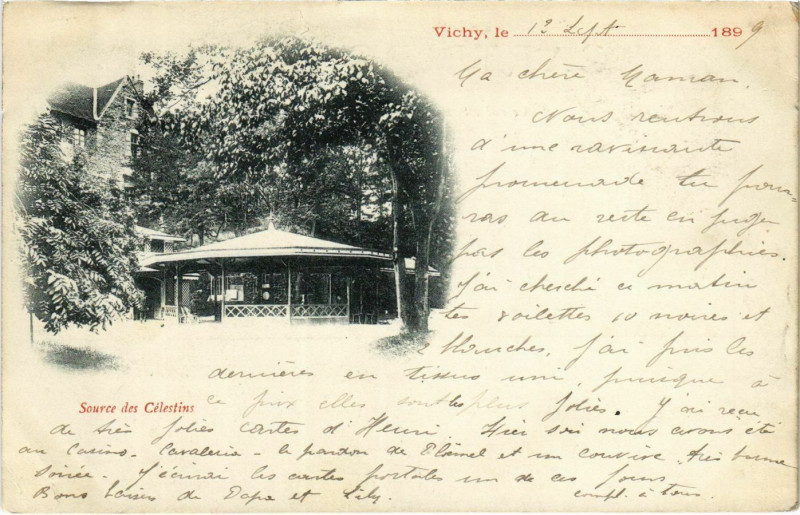 Carte postale ancienne Vichy Source des Célestins à Vichy