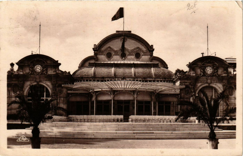 Carte postale ancienne Vichy - Le Casino à Vichy