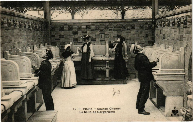 Carte postale ancienne Vichy Source Chomel-La Salle de Gargarisme à Vichy