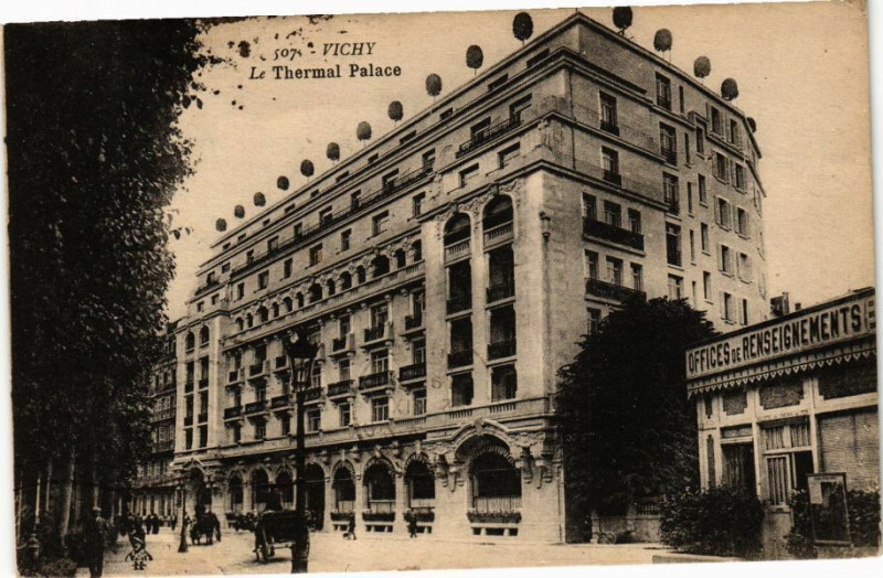 Carte postale ancienne Vichy Le Thermal Palace à Vichy