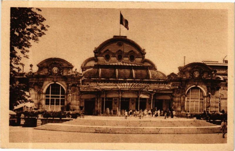 Carte postale ancienne Vichy Le Casino à Vichy