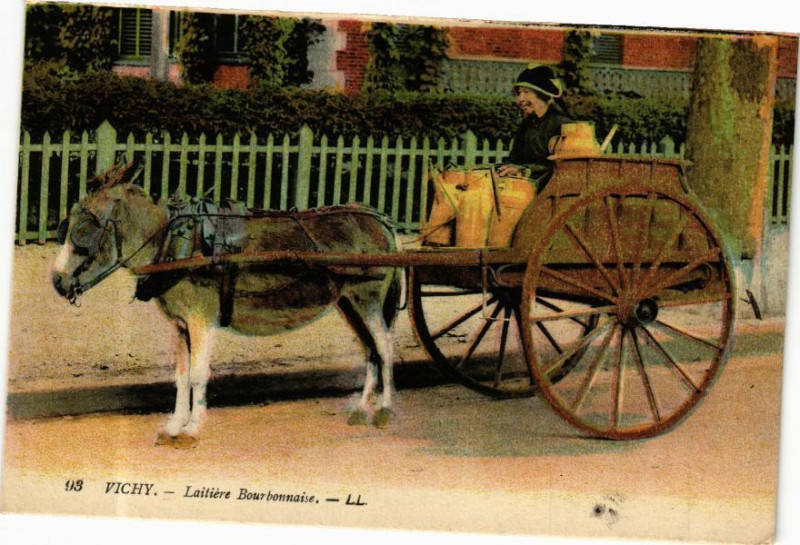 Carte postale ancienne Vichy Laitiére Bourbonnaise à Vichy