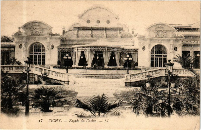 Carte postale ancienne Vichy Facade du Casino à Vichy