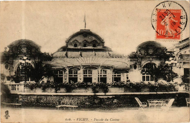 Carte postale ancienne Vichy Facade du Casino à Vichy