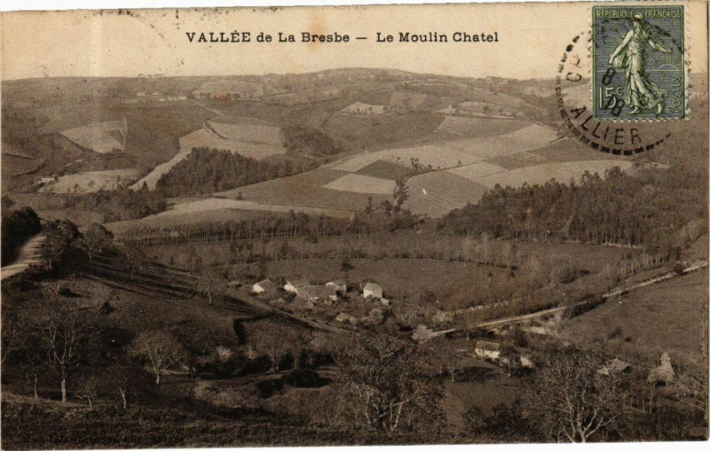 Carte postale ancienne Vallée de la Bresbe-Le Moulin Chatel