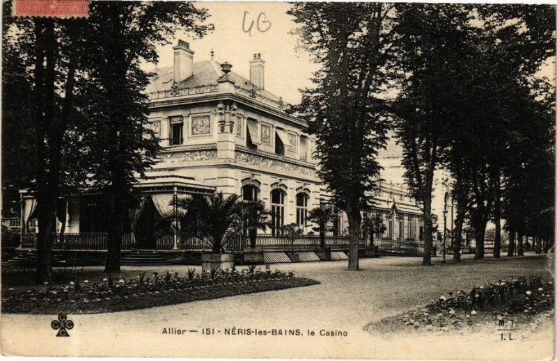 Carte postale ancienne Neris-les-Bains - Le Casino à Néris-les-Bains