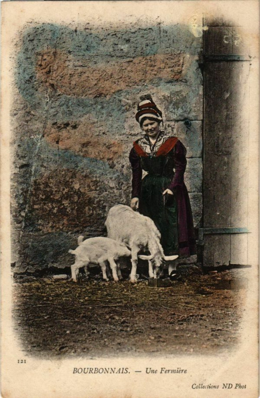 Carte postale ancienne Bourbonnais-Une Fermiére
