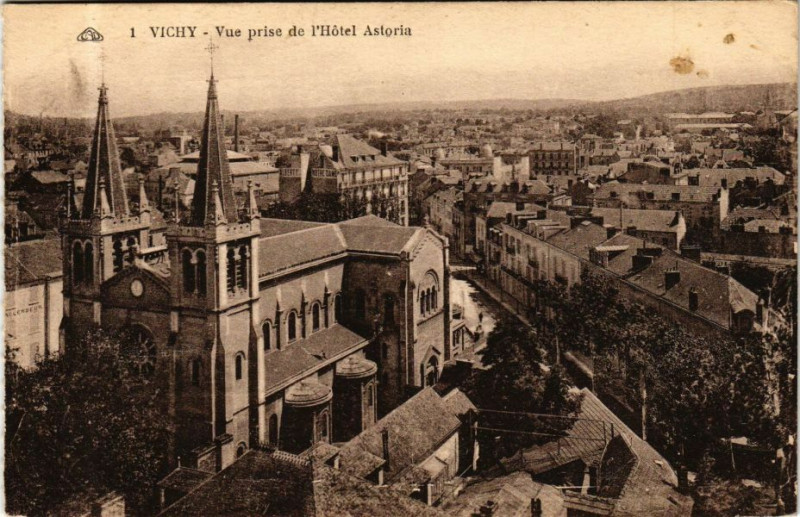 Carte postale ancienne Vichy Vue prise de l'Hotel Astoria à Vichy
