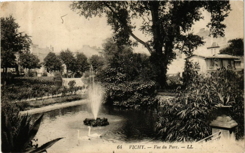 Carte postale ancienne Vichy Vue du Parc à Vichy