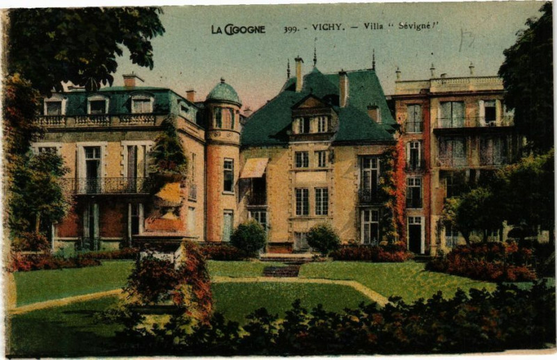 Carte postale ancienne Vichy Villa Sévigné à Vichy