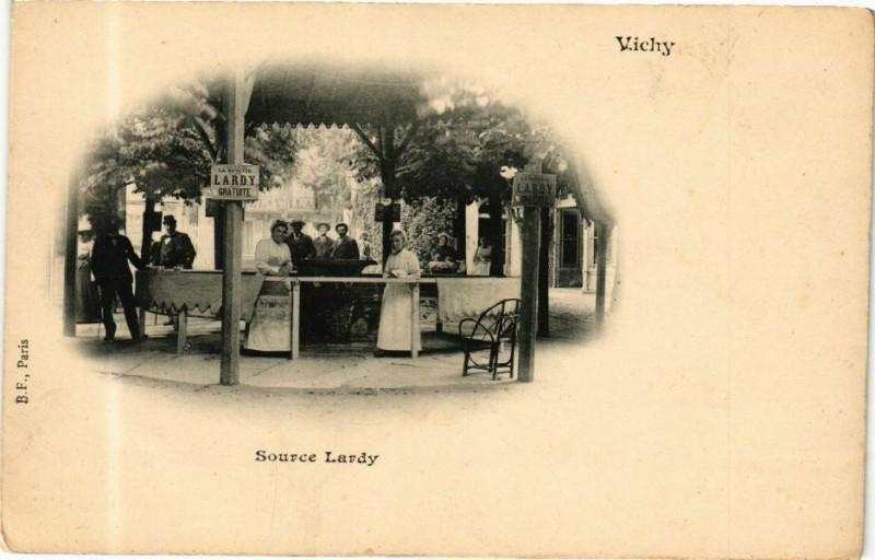 Carte postale ancienne Vichy Source Lardy à Vichy