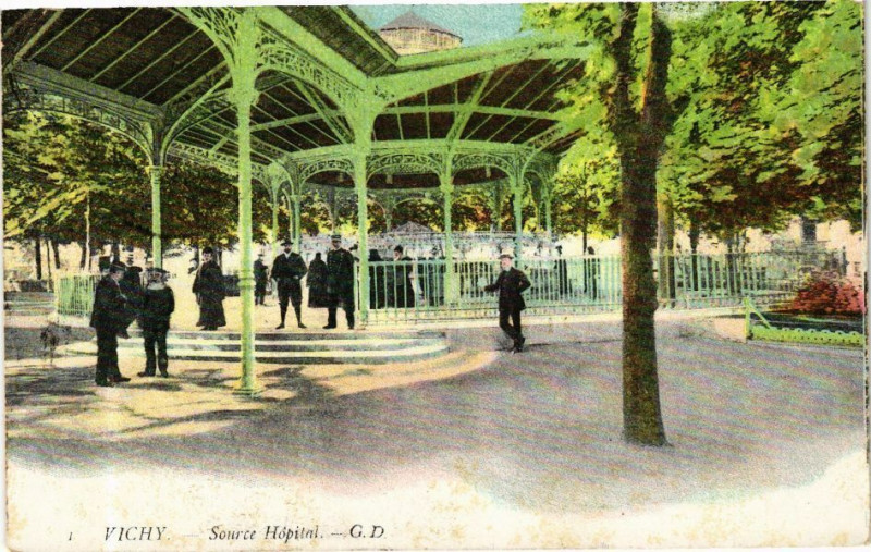 Carte postale ancienne Vichy Source Hopital à Vichy