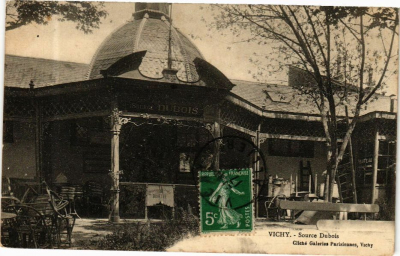 Carte postale ancienne Vichy Source Dubois à Vichy