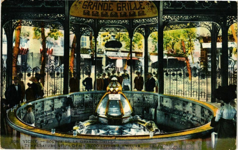 Carte postale ancienne Vichy Source de la Grande Grille à Vichy
