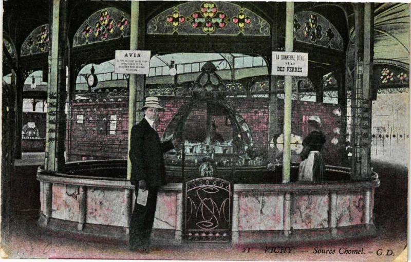 Carte postale ancienne Vichy Source Chomel à Vichy
