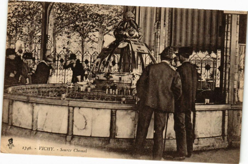 Carte postale ancienne Vichy Source Chomel à Vichy