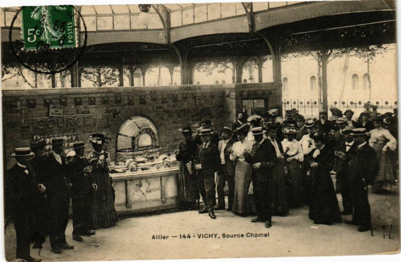 Carte postale ancienne Vichy Source Chomel à Vichy