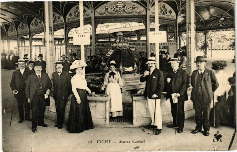 Carte postale ancienne Vichy Source Chomel à Vichy