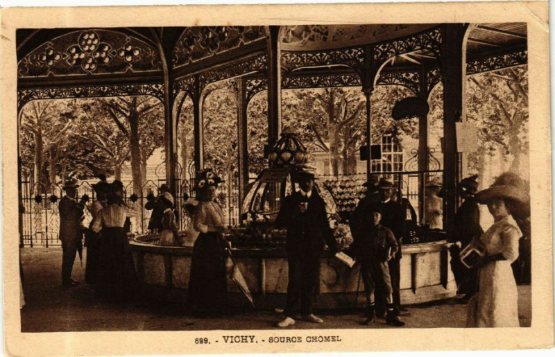Carte postale ancienne Vichy Source Chomel à Vichy