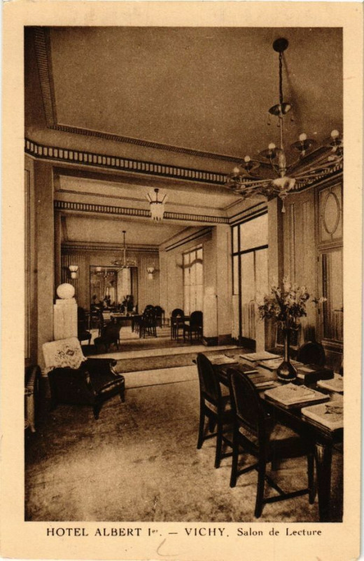 Carte postale ancienne Vichy Salon de Lecture-Hotel Albert à Vichy