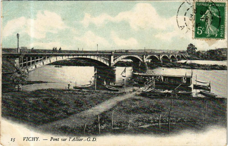 Carte postale ancienne Vichy Pont sur l'Allier à Vichy