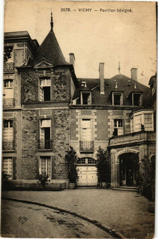 Carte postale ancienne Vichy Pavillon Sévigné à Vichy