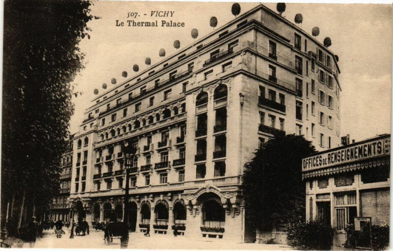 Carte postale ancienne Vichy Le Thermal Palace à Vichy