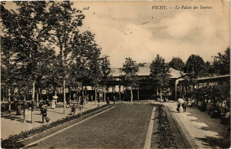 Carte postale ancienne Vichy Le Palais des Sources à Vichy