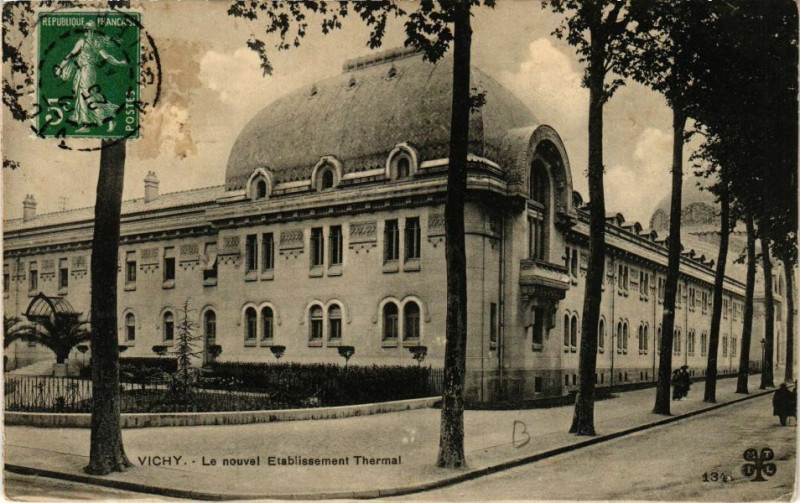 Carte postale ancienne Vichy Le Nouvel Etablissement Thermal à Vichy
