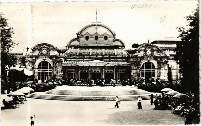 Carte postale ancienne Vichy Le Grand Casino à Vichy