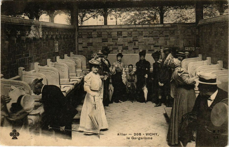 Carte postale ancienne Vichy Le Gargarisme à Vichy