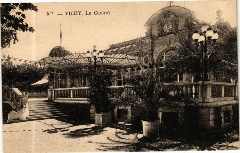 Carte postale ancienne Vichy Le Casino à Vichy