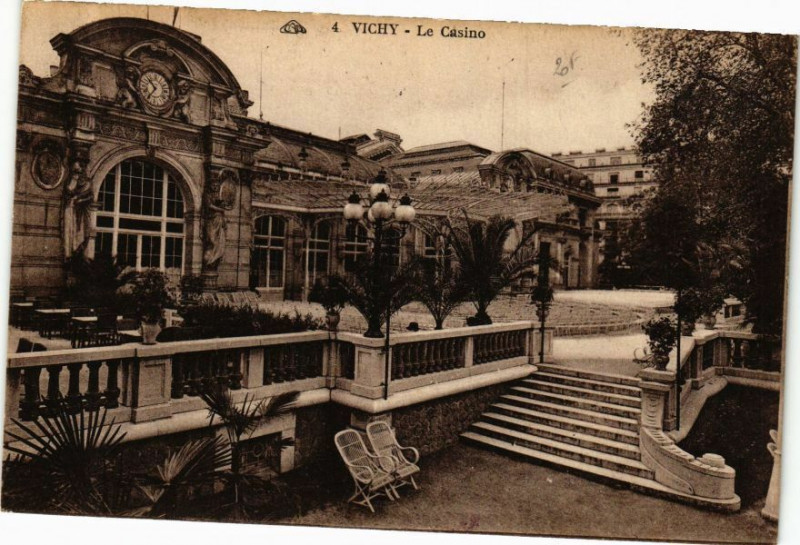 Carte postale ancienne Vichy Le Casino à Vichy
