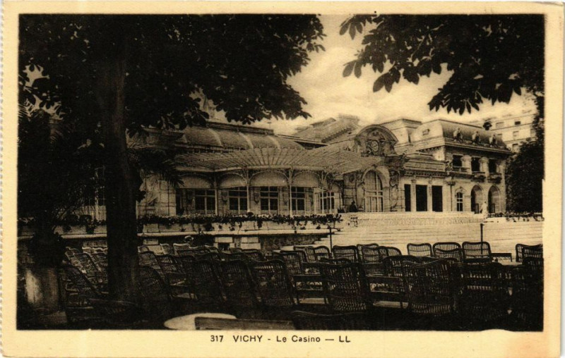 Carte postale ancienne Vichy Le Casino à Vichy