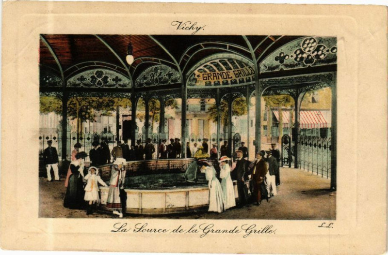 Carte postale ancienne Vichy La Source de la Grande Grille à Vichy