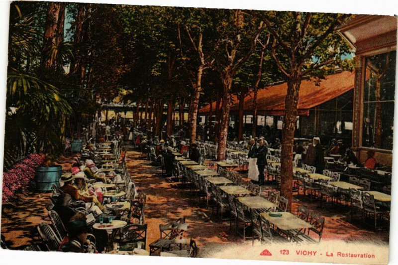 Carte postale ancienne Vichy La Restauration à Vichy
