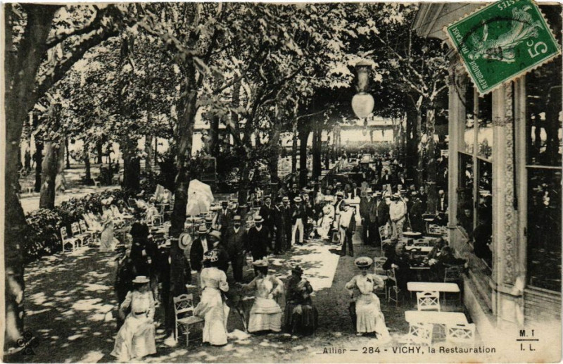 Carte postale ancienne Vichy La Restauration à Vichy