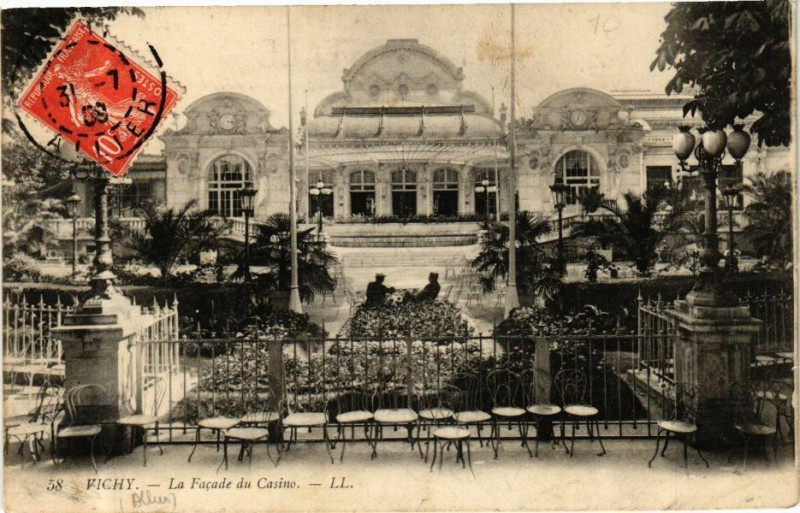 Carte postale ancienne Vichy La Facade du Casino à Vichy